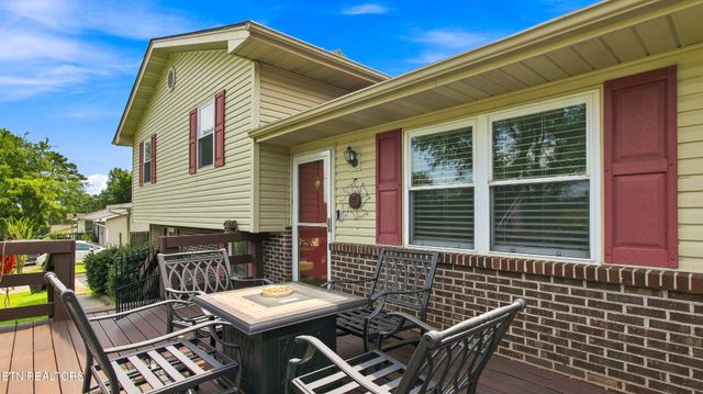 2317 Roundtree Rd, Knoxville, TN 37923