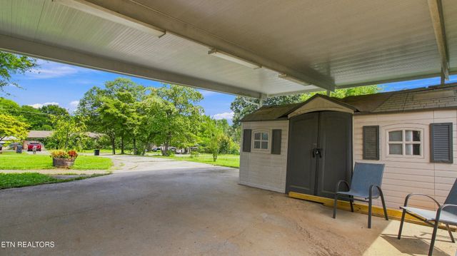 2317 Roundtree Rd, Knoxville, TN 37923