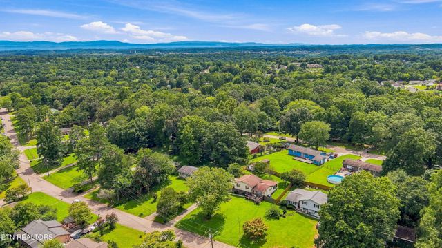 2317 Roundtree Rd, Knoxville, TN 37923