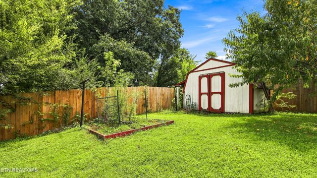 2317 Roundtree Rd, Knoxville, TN 37923