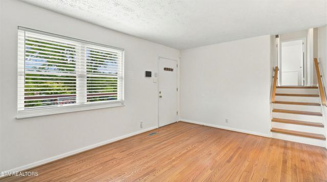 2317 Roundtree Rd, Knoxville, TN 37923