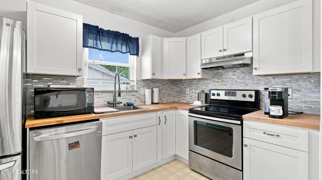 2317 Roundtree Rd, Knoxville, TN 37923
