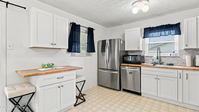2317 Roundtree Rd, Knoxville, TN 37923