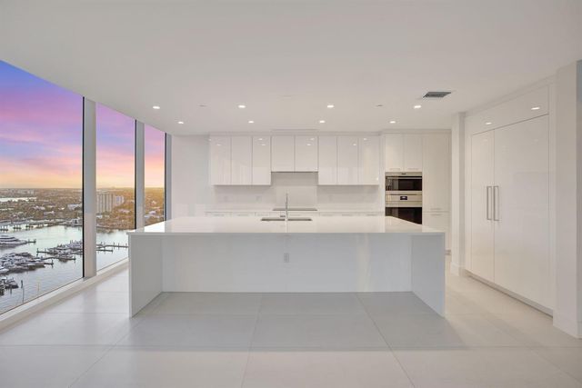 153 N Seabreeze Boulevard 2202-S, Fort Lauderdale, FL 33304