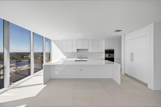 153 N Seabreeze Boulevard 2202-S, Fort Lauderdale, FL 33304