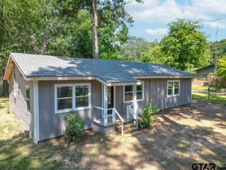 4052 LAKESHORE DR, Lone Star, TX 75668