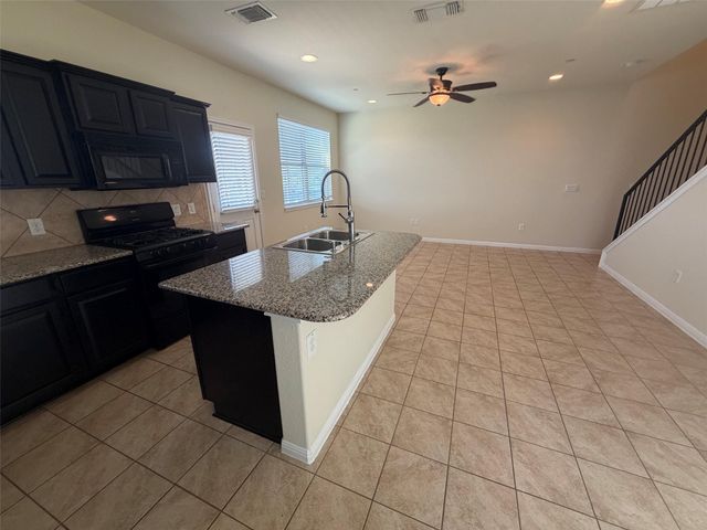 1001 Zodiac LN 15, Round Rock, TX 78665