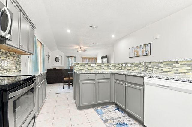 815 Breanna Way, Glenn Heights, TX 75154
