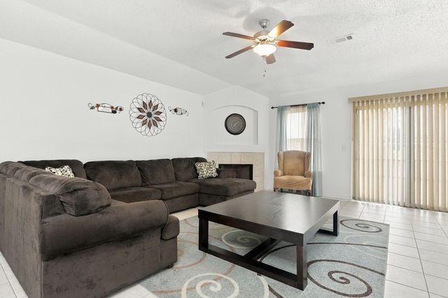 815 Breanna Way, Glenn Heights, TX 75154
