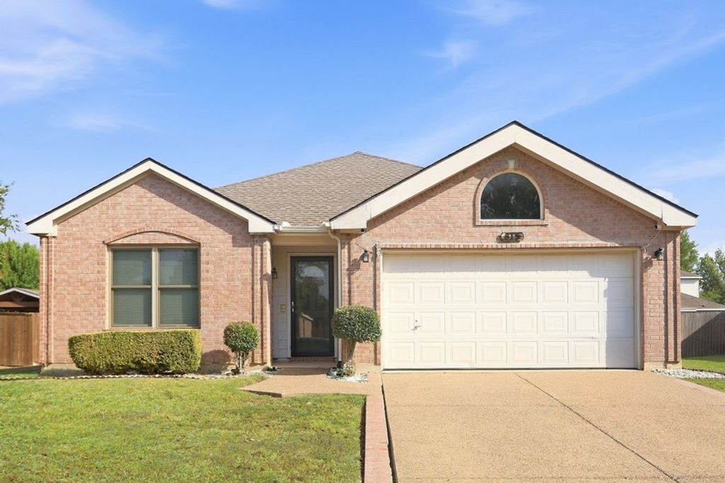 815 Breanna Way, Glenn Heights, TX 75154
