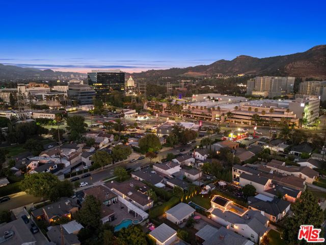 137 N Ontario Street, Burbank, CA 91505