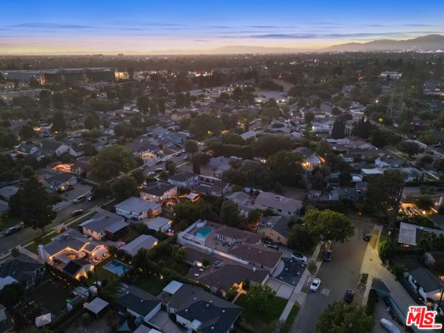 137 N Ontario Street, Burbank, CA 91505