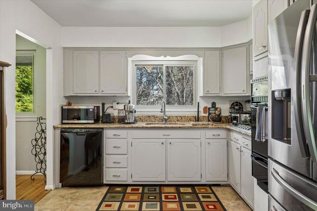 891 IVYLAND RD, Warminster, PA 18974