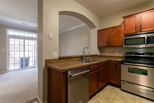 608 Marsh Hawk TRL, Carrollton, VA 23314