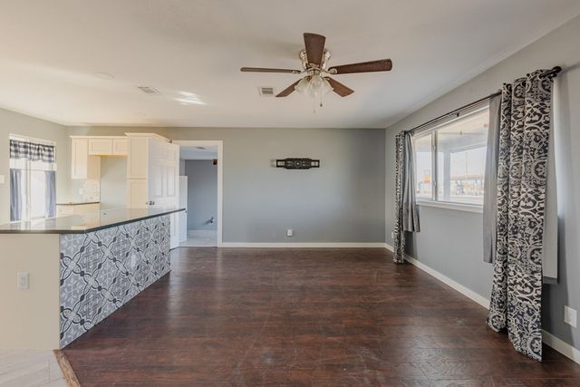 1202 E 42nd St, Odessa, TX 79762