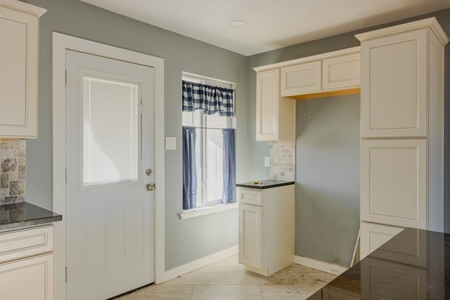 1202 E 42nd St, Odessa, TX 79762