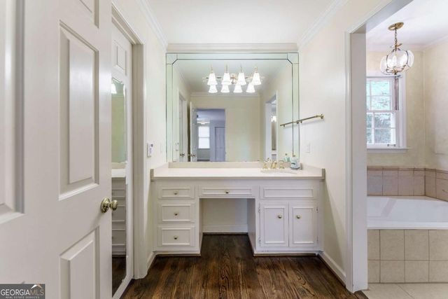 335 Cameron Ridge Drive, Atlanta, GA 30328