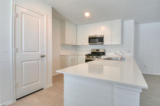 336 Dragonfly PARK, Hutto, TX 78634