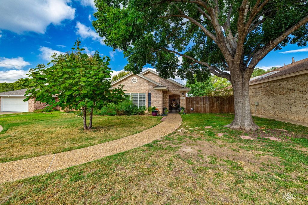 Image 1 of property listing at 2106 Eagle Court, San Angelo, TX 76904