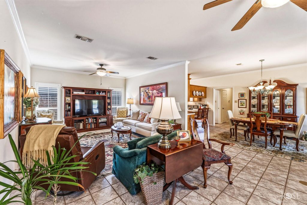 Image 6 of property listing at 2106 Eagle Court, San Angelo, TX 76904