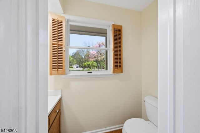 203 Knoll Way, Rocky Hill Boro, NJ 08553