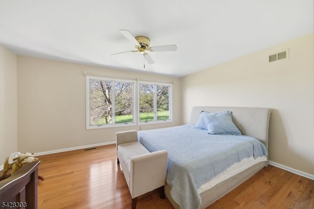 203 Knoll Way, Rocky Hill Boro, NJ 08553