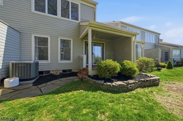 203 Knoll Way, Rocky Hill Boro, NJ 08553