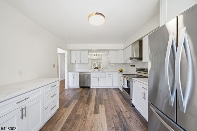 203 Knoll Way, Rocky Hill Boro, NJ 08553