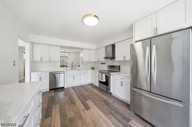 203 Knoll Way, Rocky Hill Boro, NJ 08553
