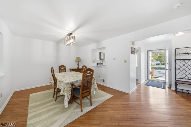 203 Knoll Way, Rocky Hill Boro, NJ 08553