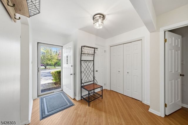 203 Knoll Way, Rocky Hill Boro, NJ 08553