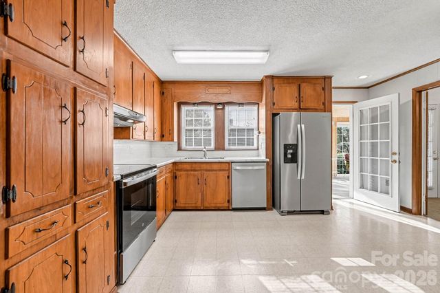 614 W Ridge Avenue, Landis, NC 28088