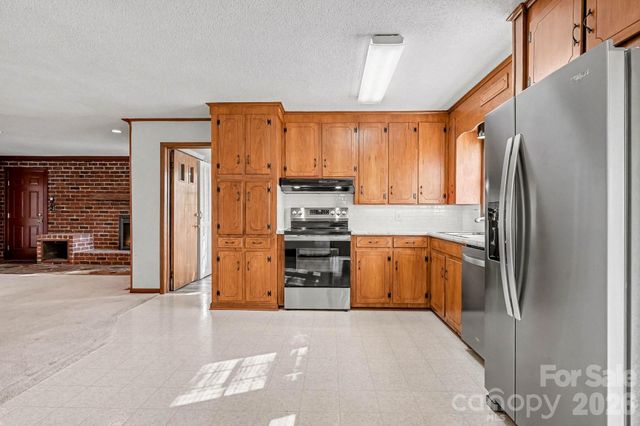 614 W Ridge Avenue, Landis, NC 28088