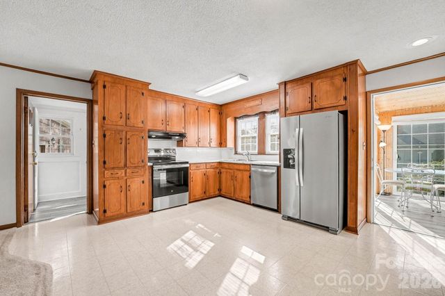 614 W Ridge Avenue, Landis, NC 28088