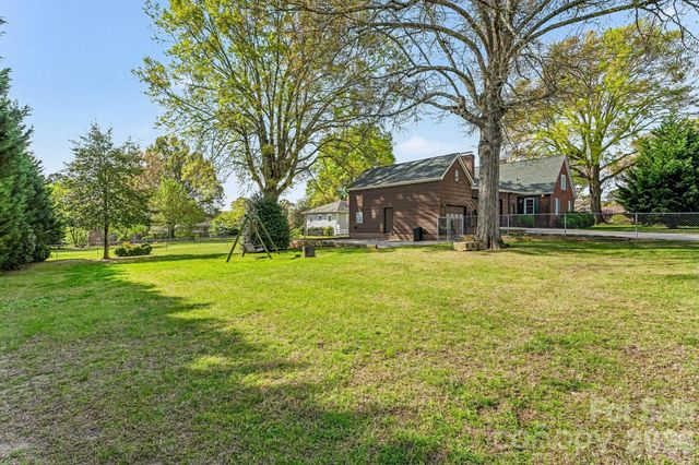 614 W Ridge Avenue, Landis, NC 28088