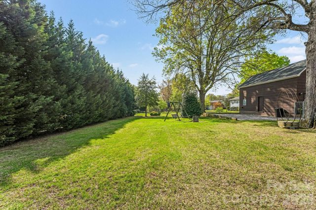 614 W Ridge Avenue, Landis, NC 28088