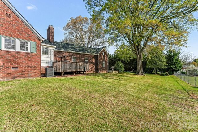 614 W Ridge Avenue, Landis, NC 28088