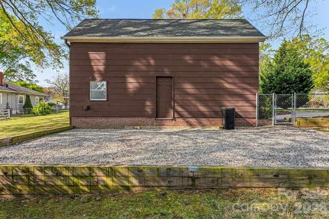 614 W Ridge Avenue, Landis, NC 28088