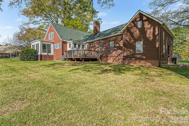 614 W Ridge Avenue, Landis, NC 28088