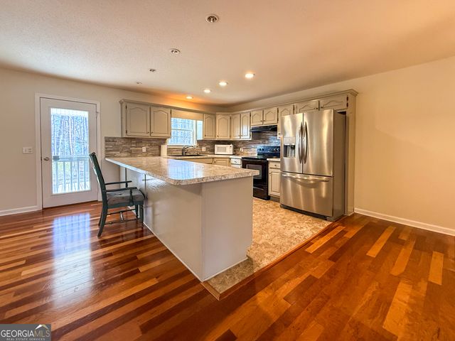 160 Heather Way, Cleveland, GA 30528