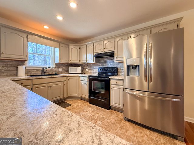 160 Heather Way, Cleveland, GA 30528