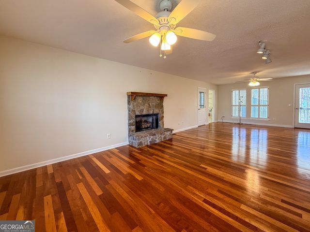 160 Heather Way, Cleveland, GA 30528