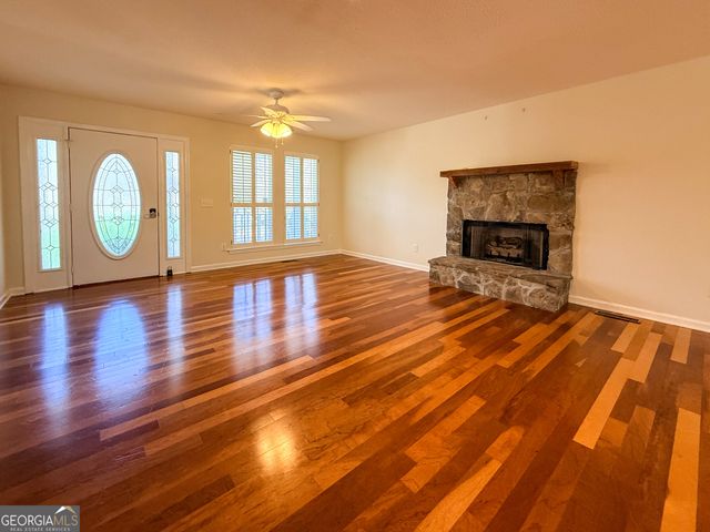 160 Heather Way, Cleveland, GA 30528