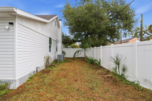 3902 N SUWANEE AVENUE, Tampa, FL 33603