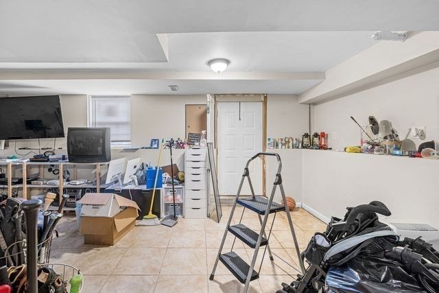 11 Russell Rd, Brockton, MA 02302