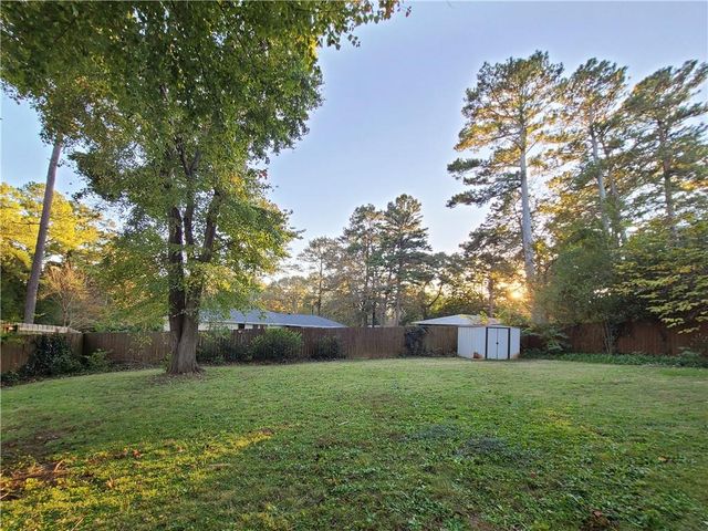 2172 Pawnee SE Drive, Marietta, GA 30067