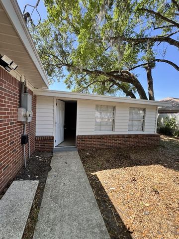818 E AIRPORT BOULEVARD, Sanford, FL 32773