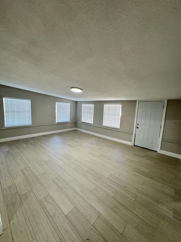 818 E AIRPORT BOULEVARD, Sanford, FL 32773