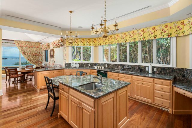 121 Kapihaa Pl, Lanai City, HI 96763