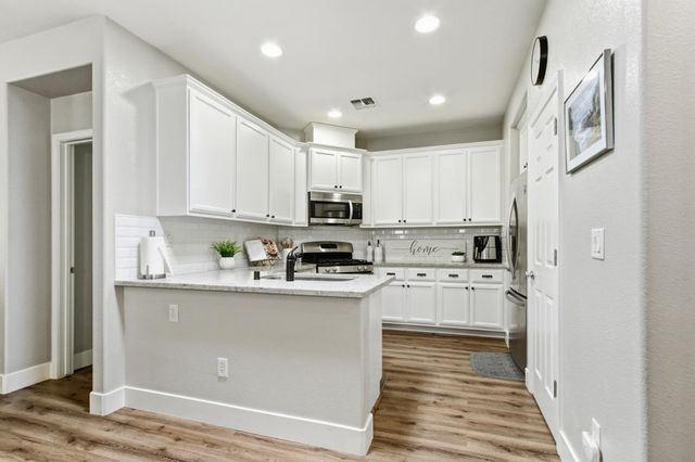 2272 Ellesmere Loop, Roseville, CA 95747